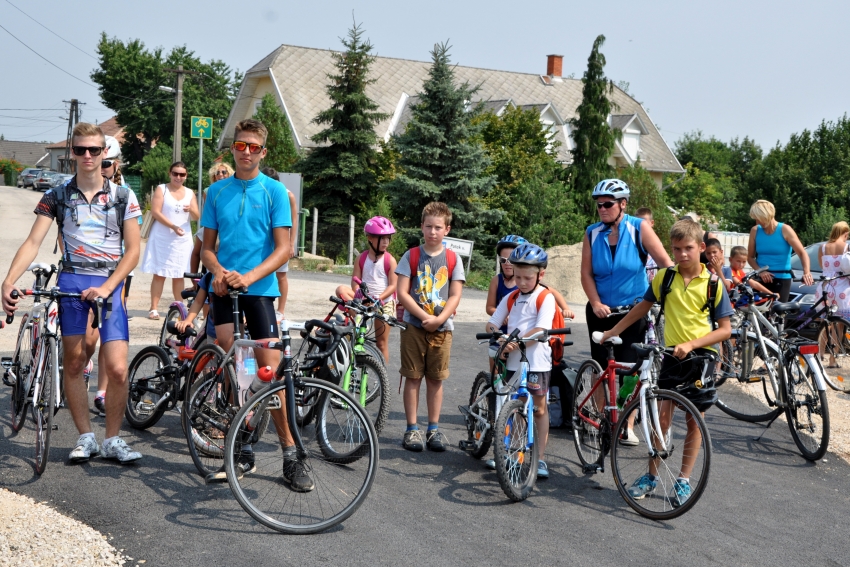 Kerékpáros turisztikai fejlesztés Balatonfűzfő-Litér-Szentkirályszabadja térségében